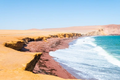 Encontro do deserto com o mar